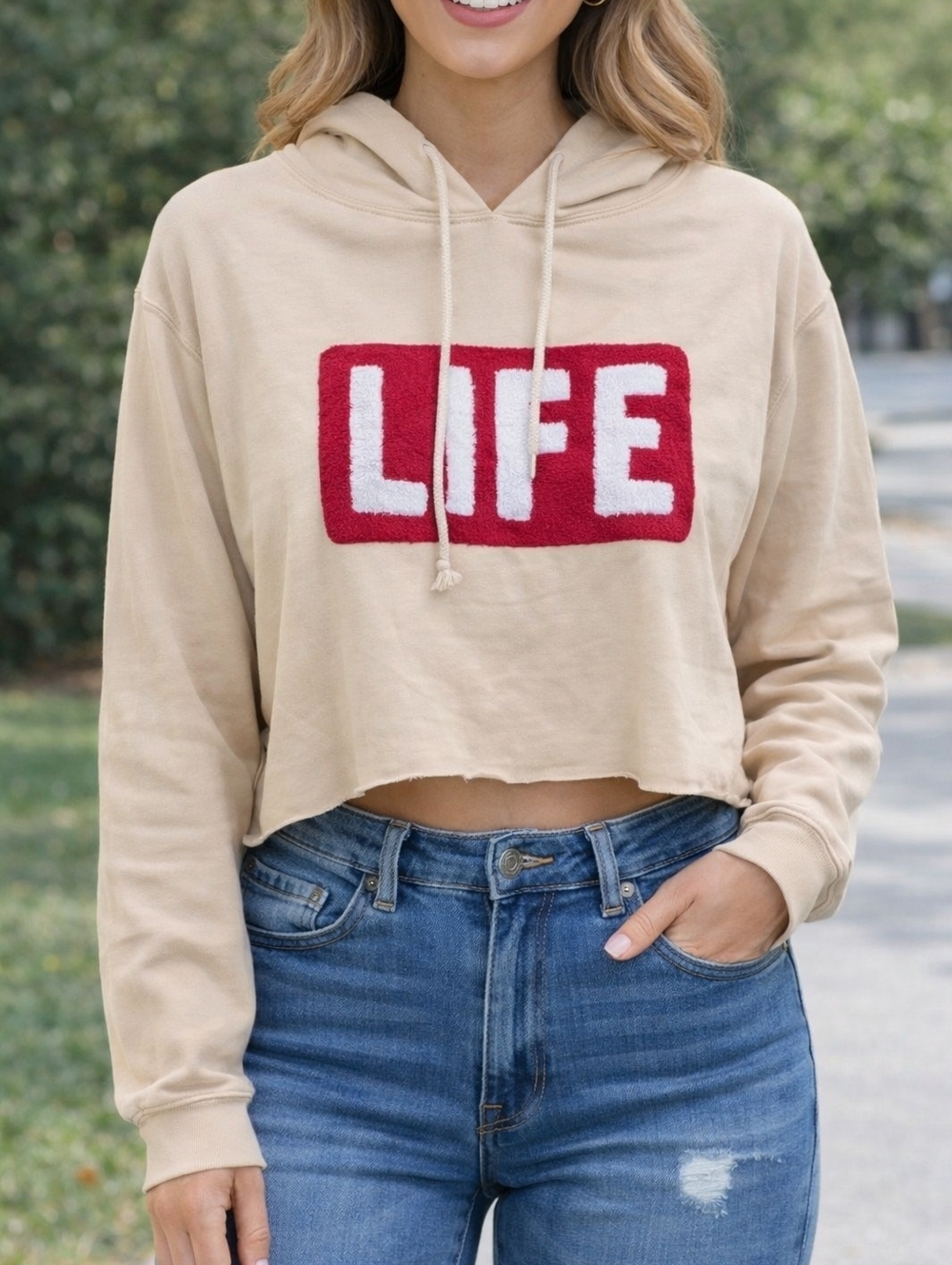 Women’s Cropped Hoodie Medium Beige Graphic Sweatshirt Trendy Casual Streetwear